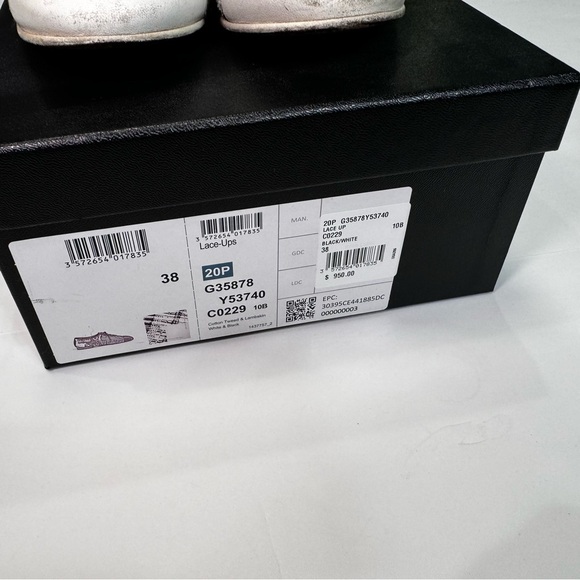 CHANEL Black and white
Tweed Cap Toe CC Lace Up Oxford - Picture 5 of 7